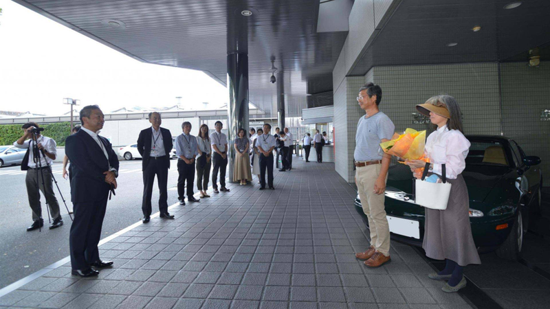 Illustration for article titled Mazda's First Factory-Restored Miata Looks Amazing